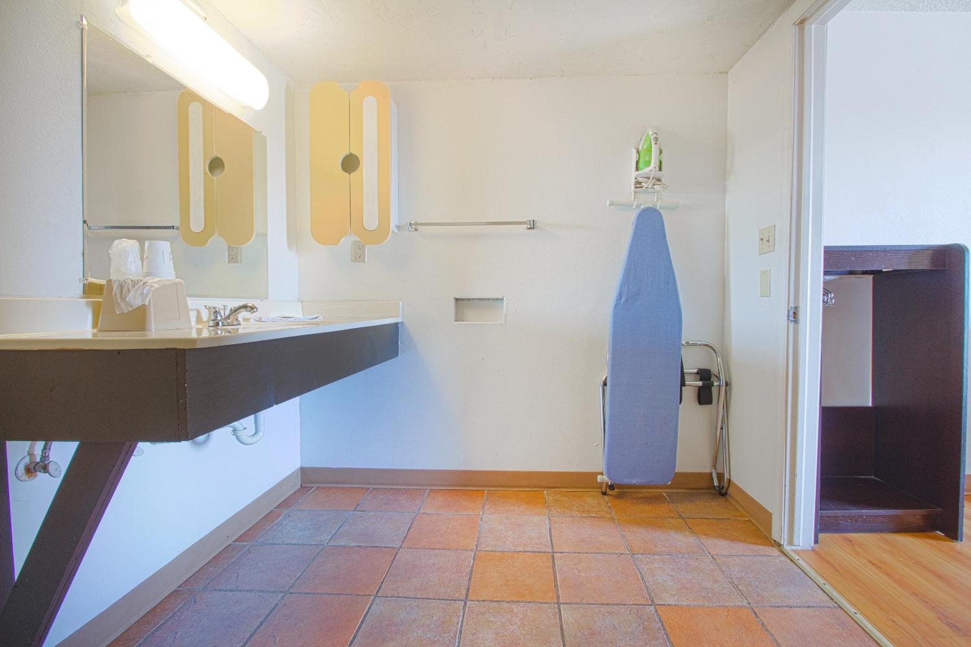 Studio Inn Extended Stay Oklahoma City Airport By Oyo Luaran gambar